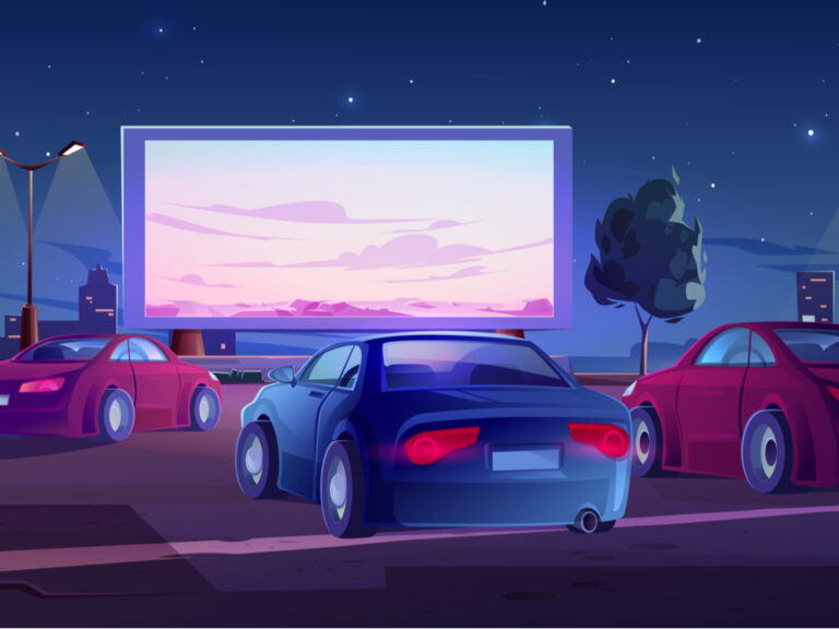 Ver filme em cinema drive-in é divertido e desafiador